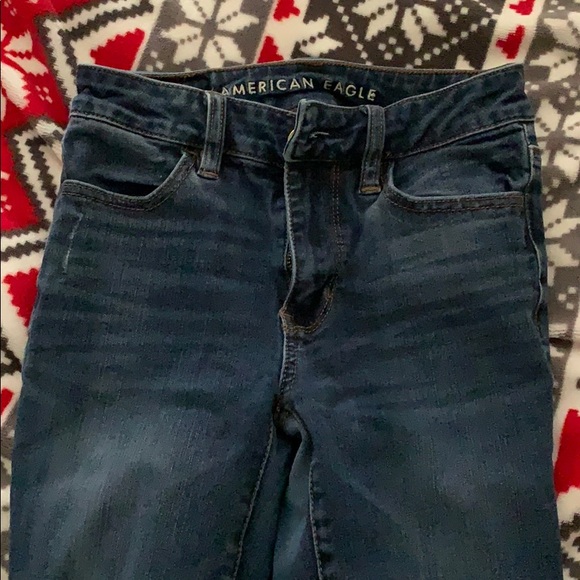 Cute AEO Jeans - Picture 2 of 4